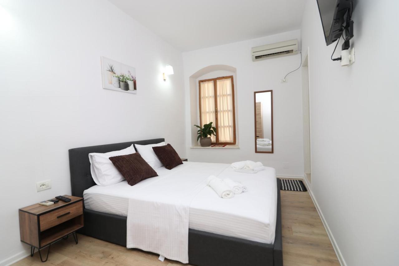 Gaia Bed and Breakfast Vlorë Exteriör bild